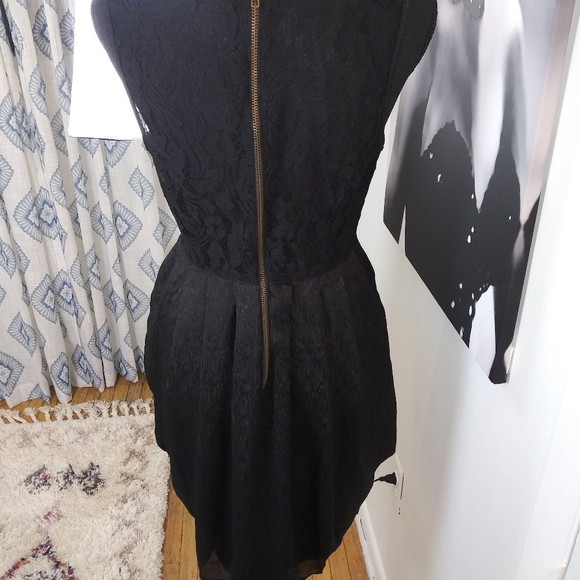 H&M sleeveless little black dress with lace back - Picture 2 of 4